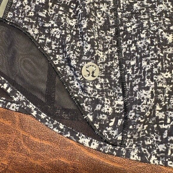 Lululemon Shorts with built in underwear Size 10 Floral design - Picture 6 of 6